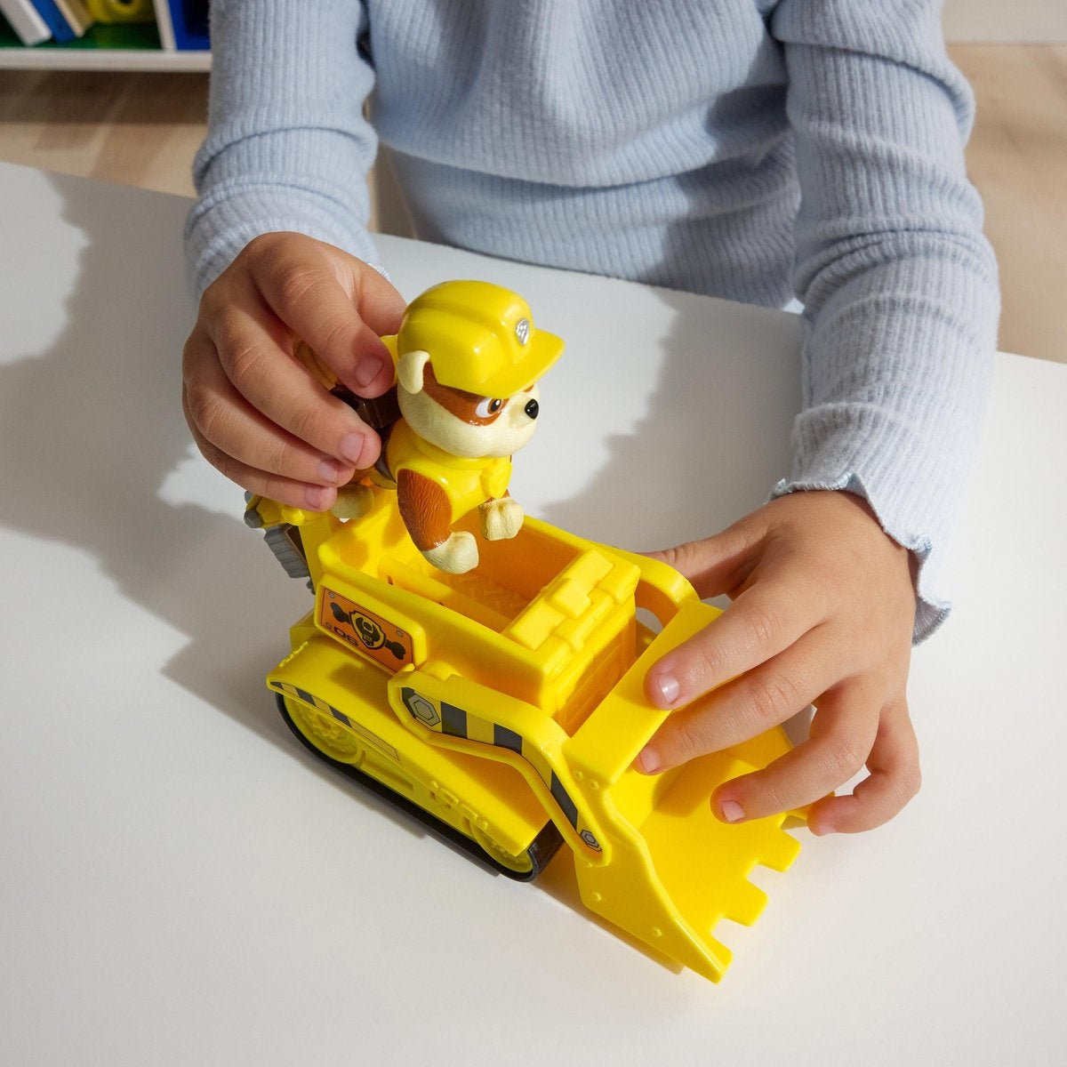 Paw patrol – rubble's bulldozer – speelgoedauto met speelfiguur – 68% gerecycled plastic – duurzaam speelgoed