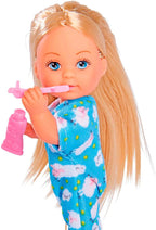Simba doll evi gaat slapen in pyjama met een schaap
