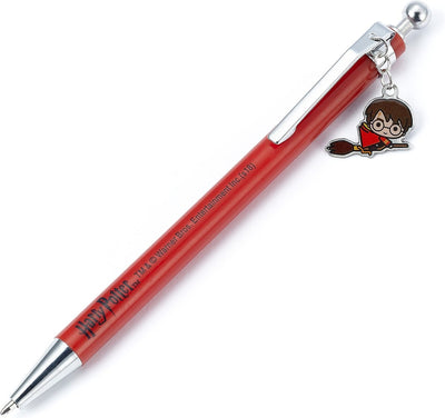 The Carat Shop – Harry Potter – pen met chibi harry op bezemsteel bedel