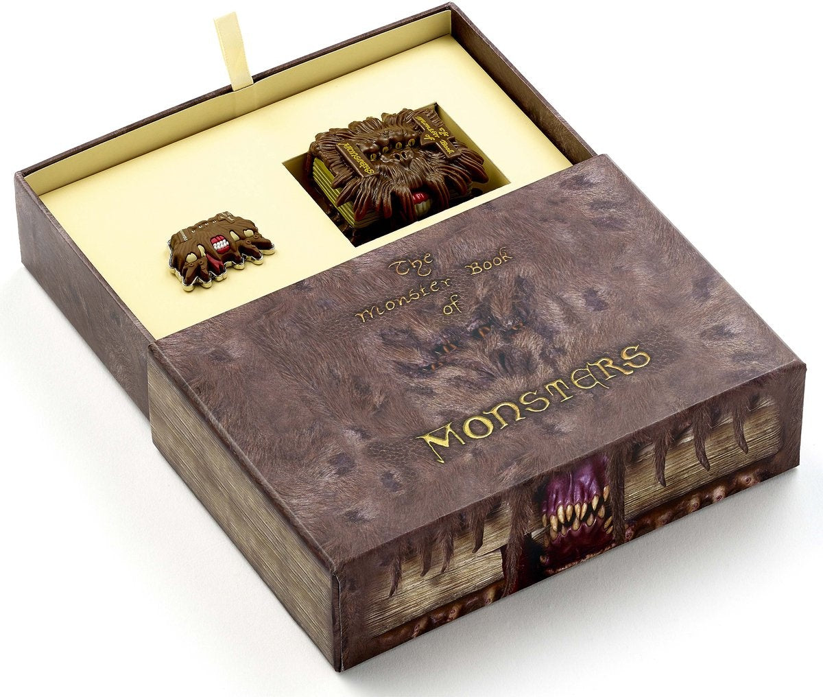 The Carat Shop – Harry Potter – collector cadeauset met monsterlijk boek sleutelhanger en pin badge.