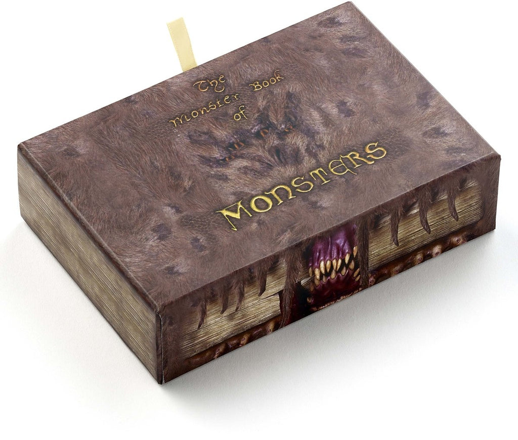 The Carat Shop – Harry Potter – collector cadeauset met monsterlijk boek sleutelhanger en pin badge.