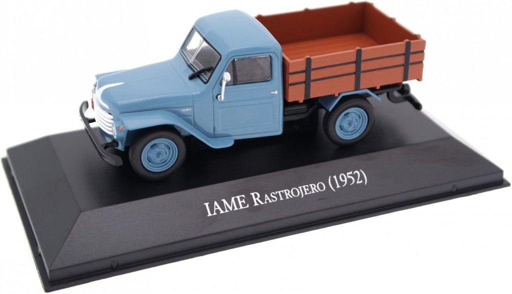 Atlas iame rastrojero – modelauto – schaal 1:43 – licht blauw/hout