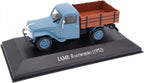 Atlas iame rastrojero – modelauto – schaal 1:43 – licht blauw/hout
